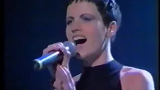 The Cranberries - Ode To My Family - Live TV. 1994