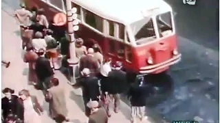 Niedzielny poranek w Warszawie 1955 kolorowy film