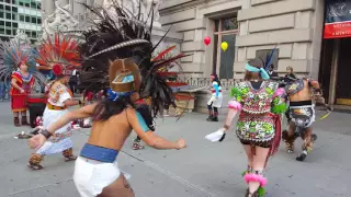 Danza Azteca - Tonantzin. Frente al Museo Nacional de Nativos Americanos NY.