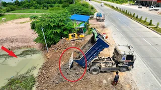 New Project on 60M Road Team Truck 5 Ton Landfill of KOMATSU D20P Bulldozer Pushes Soil to side Road