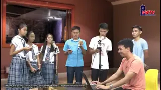 Mga estudyante han Eastern Samar National Comprehensive High School RADIO BROAD CASTING.CTTO