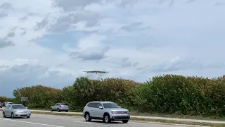 Screamin’ B-52 Landing