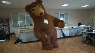 Aufblasbare beweglichen Maskottchen Kostüm braun Bär.  Надувной костюм Медведь.