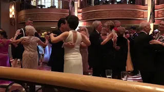 Cunard Queen Elizabeth Queens Room dancing Waltz at the Royal Cunard Ball, Stardust - 中文翻譯