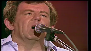 Paddy Reilly - Deportees (Live at the National Stadium, Dublin, 1983)