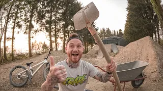 Neue Sprünge für meinen Garten! Bau meines Mini-Bikeparks Teil 1 | MTB Sprung bauen | Fabio Schäfer