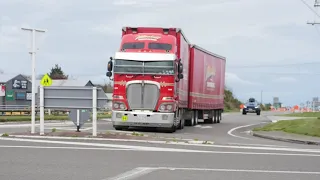 New Zealand Trucks - Sanson busy truck town! SH1