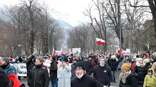 Tirol steht auf. Demonstration gegen Corona Zwangsmaßnahmen, Trommler vom Weilerpass Kirchbichl.