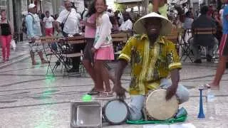 Djembe player in Lisboa - Do frederico, do macaco, ta queimar..