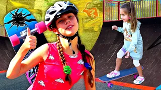 Настя учит Мию кататься на скейте и правилам безопасности | Мия Настя и Артем