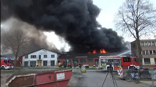 [Großbrand im Agrartechnikbetrieb|SW+GW-A] Vollalarm Feuerwehr Ibbenbüren| Einsatzfahrten uvm!