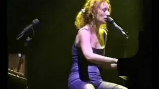 Tori Amos - London Girls Live