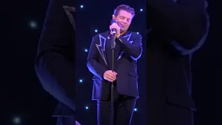 Joe McElderry .. Emotional rendition of 'In The Bleak Midwinter' ...20/11/22