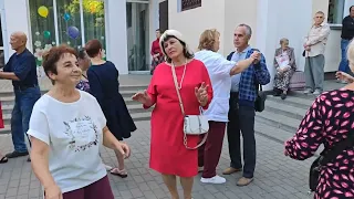 9.09.23г..."Тебя Любить"... звучит на танцполе в Гомельском парке...