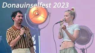 Julian le Play mit Freundin am Donauinselfest 2023