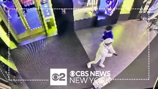 NYPD searching for gunman seen on video in Times Square