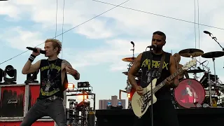 Sum 41 MOTIVATION 🇨🇦🤘🎸Live 08-25-22 The Rooftop at Pier 17 NYC 4K