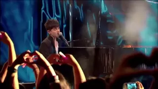 Greyson Chance - Waiting Outside The Lines (Live at MTV Sessions)