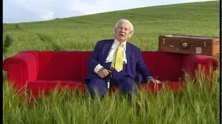 Red Couch Europe - Sir Peter Ustinov