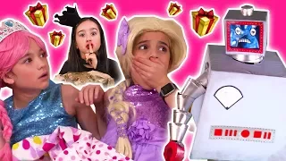 DON'T OPEN PRESENTS AT 3AM! 😱 Christmas 2017 - Toys & More - Princesses In Real Life | Kiddyzuzaa