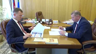 Губернатор Михаил Дегтярев провел рабочую встречу с главой Ульчского района