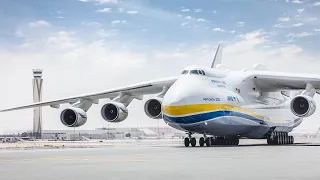 ANTONOV 225 The largest plane in the world The ship, with six engines, can load up to 250 tons