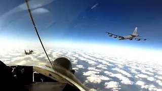 Стратегічні бомбардувальники ВПС США В-52Н ввійшли у повітряний простір України