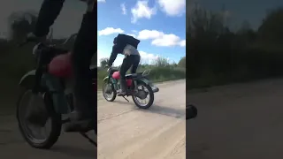 Прыжки «через дорогу» на мотоцикле Минск!🫢😂 #парни #деревня #минск