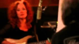 Bonnie Raitt & David Lindley: Behind the Scenes recording "Everywhere I Go"