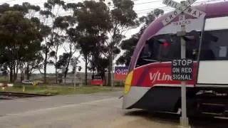 Racecourse Road Level Crossing, Pakenham (11/9/16)