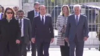 French President Francois Hollande meets Palestinian President Mahmoud Abbas