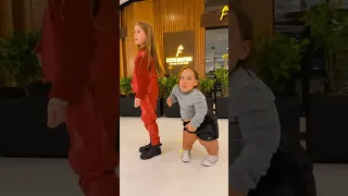 Amizade nova merece dancinha com MC Divertida e Bella Gisi #shorts - Clau Santana