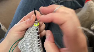 How I knit Lever/Irish Cottage Style-Fast Knitting