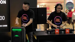 DJ Akhda dan Music Producer Steve Christ mendemonstrasikan JBL PartyBox 1000
