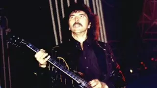 Black Sabbath - Tony Iommi Live Guitar Solo (my personal favorite)