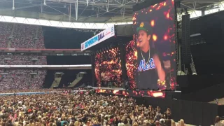 Locked Out Of Heaven - Bruno Mars (Summertime Ball 2017)