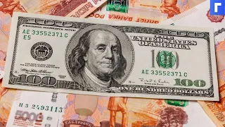Россиян призвали не расставаться с долларами после решения ФНБ