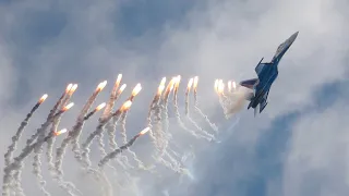 Su-35 Best Movements in Slowmo!