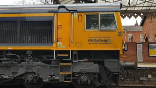 Class 66 restarts heavy load after signal stop