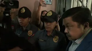 Jinggoy Estrada arrives at Sandiganbayan for plunder case promulgation
