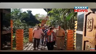 Ghasipura's Independent MLA Candidate Soumya Ranjan Patnaik Offers Prayer Ahead Of Casting His Vote