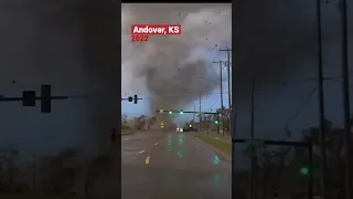 Insanely clear video of tornado in Andover Kansas. By:Oklahomachaser #andovertornado #tornadovideo