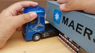 THIS IS MASSIVE! The MAERSK Trailer Truck 1:50 Alloy Model