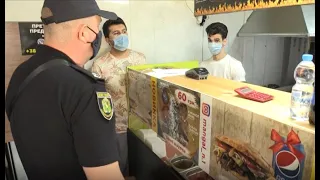 Забывают надевать маски и перчатки: полицейские провели рейд в кафе и на рынках - 24.06.2020