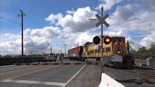 Sierra Northern 2673 Local, Patterson Rd. Railroad Crossing, Riverbank CA (Manually Controlled)