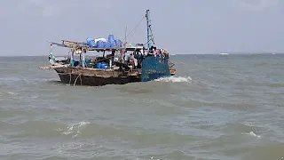 Fishermen are fishing nets boat