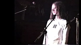Archives (2000): Avril Lavigne's Performance of Temple of Life