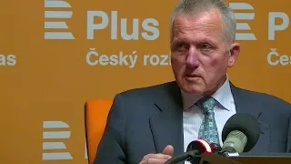 Miroslav Macek: Občané si neuvědomují, že jsme jen malým zrníčkem zájmu velmocí