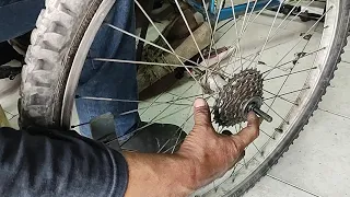 reparación eje trasero en bicicleta