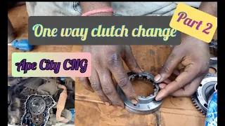 Piaggio Ape City BS6 One way clutch change part 2. - How to change the clutch on a Piaggio Ape City